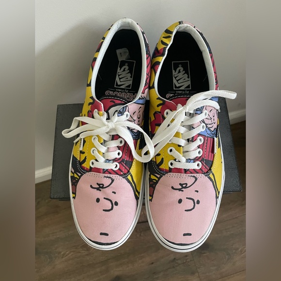 Vans men’s sz 12 Charlie Brown and The Peanuts Gang lace up tennis shoes men's - Picture 1 of 7